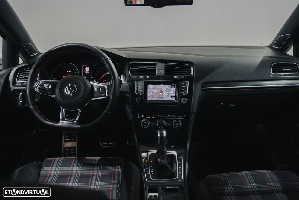 VW Golf GTI BlueMotion DSG - 11