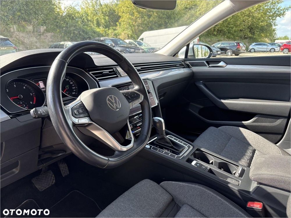 Volkswagen Passat Variant 2.0 TDI EVO Business DSG - 9