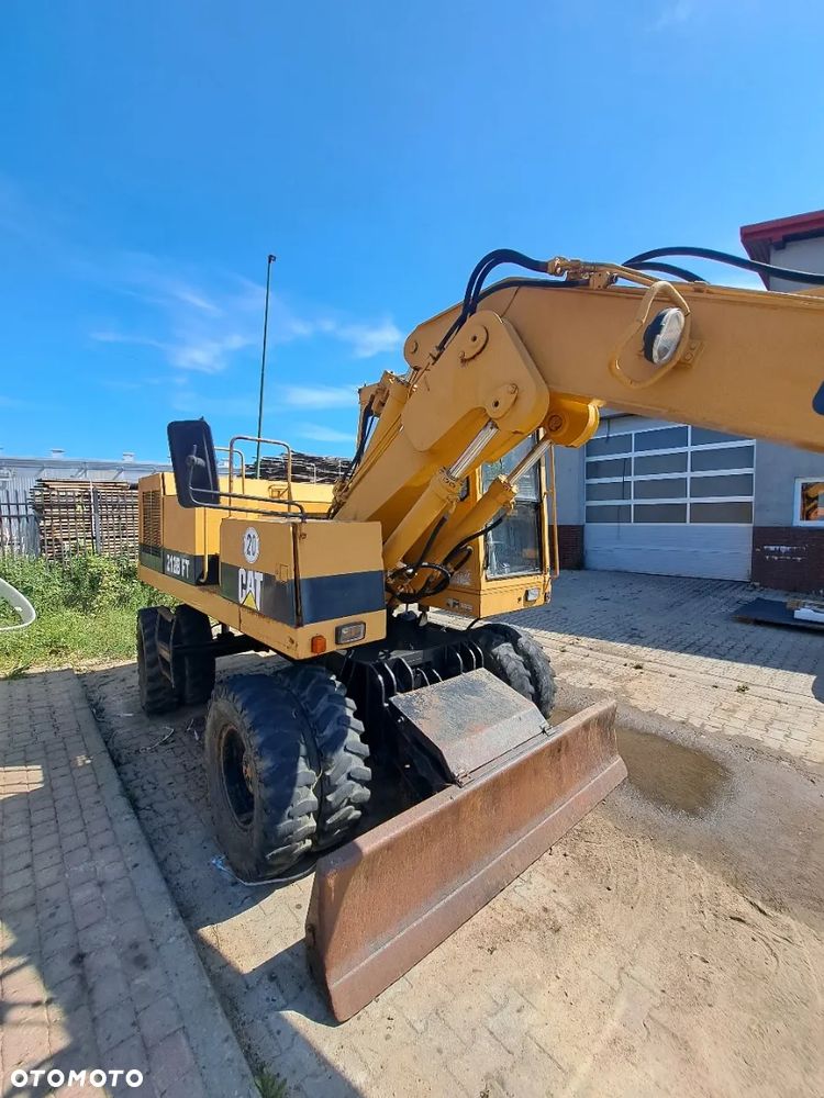 Caterpillar 212 BFT - 2