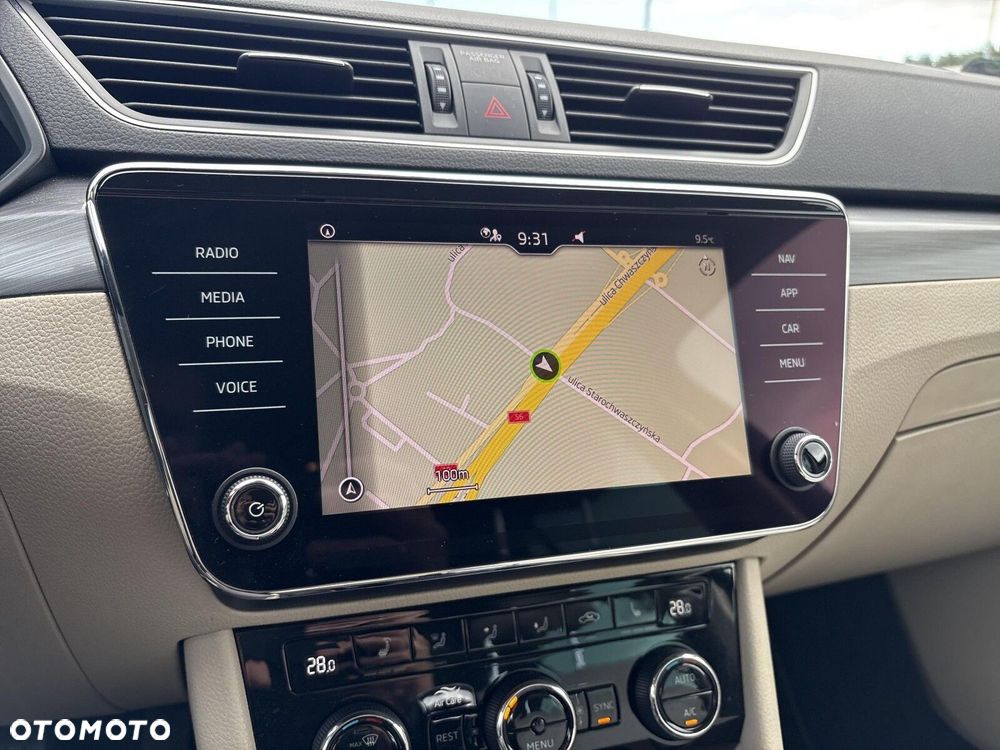 Skoda Superb 2.0 TSI Style DSG - 24