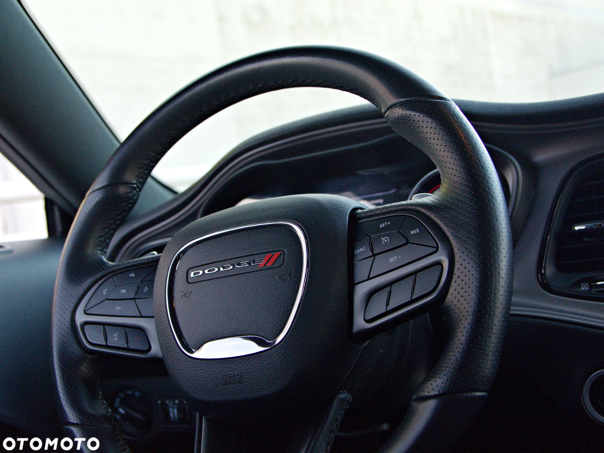 Dodge Challenger 5.7 R/T - 21