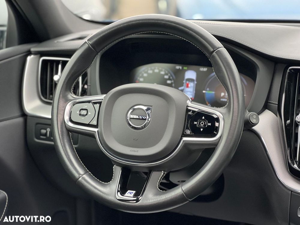 Volvo XC 60 T8 Twin Engine AWD R-Design - 16