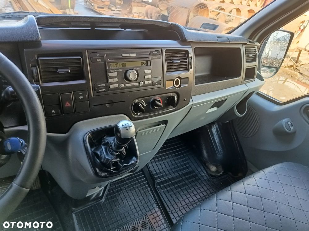 Ford Transit - 11