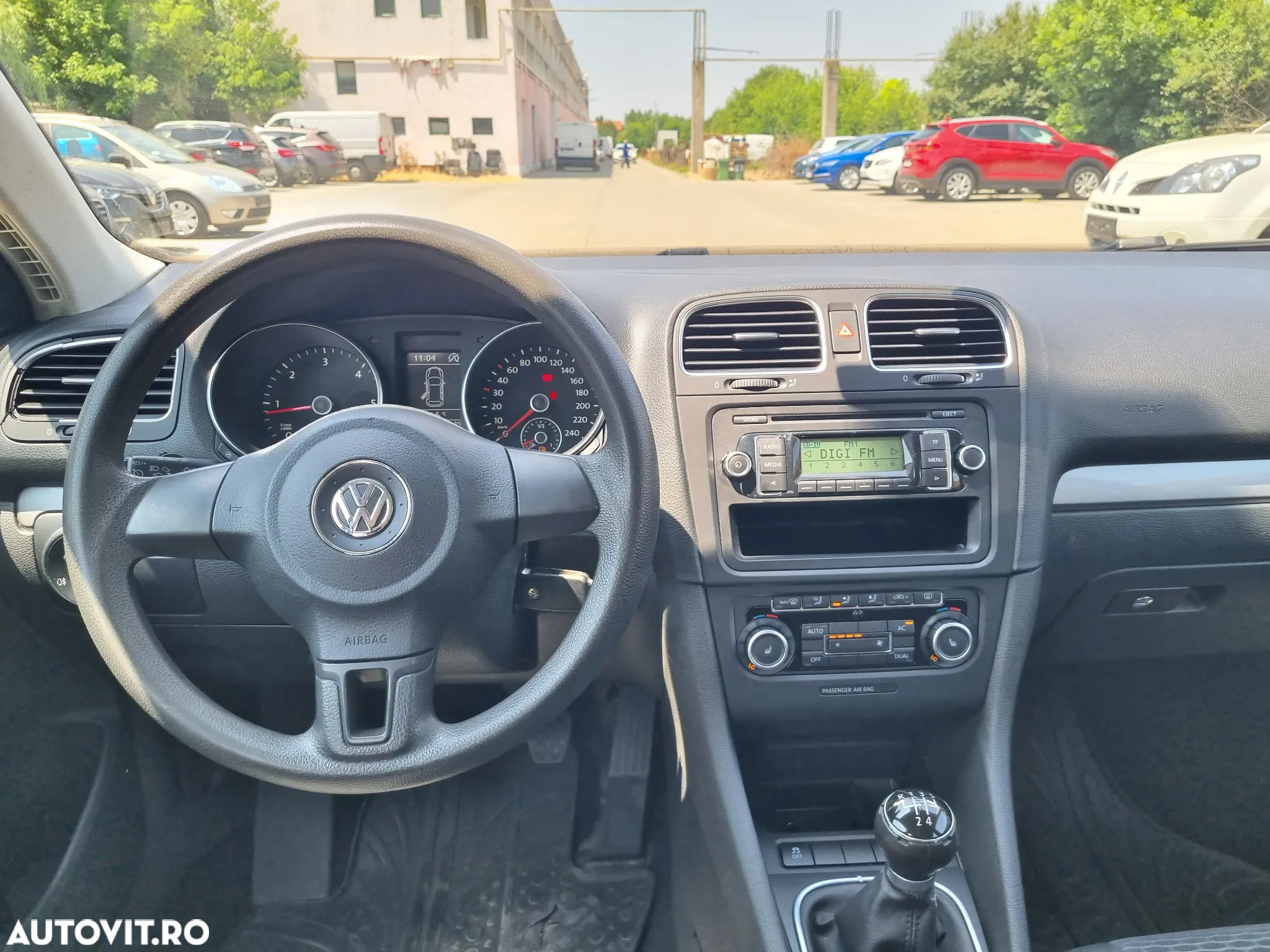 Volkswagen Golf 1.6 TDI BlueMotion Technology Comfortline - 16
