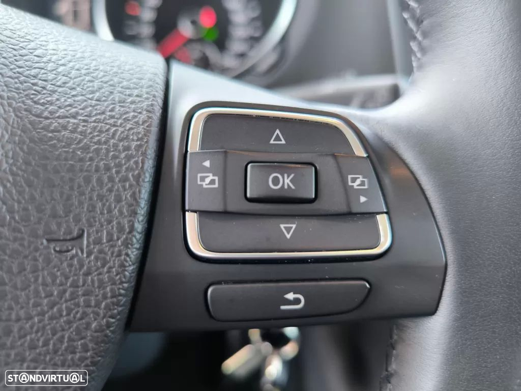 VW Golf 1.6 TDi Confortline DSG - 44