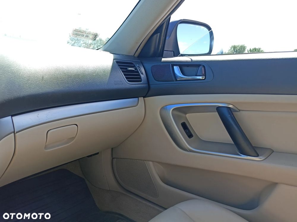 Subaru Outback - 16