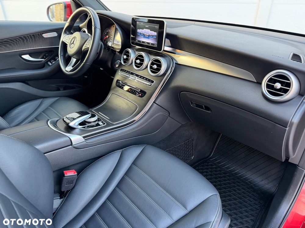 Mercedes-Benz GLC 250 4Matic 9G-TRONIC Exclusive - 4