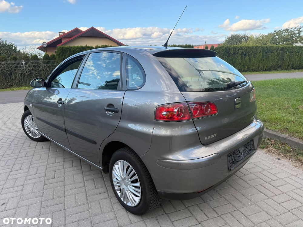 Seat Ibiza 2003 photo 3