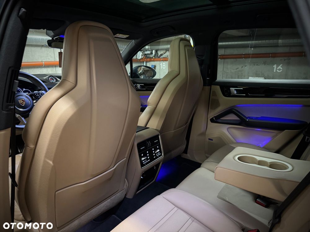 Porsche Cayenne S - 38