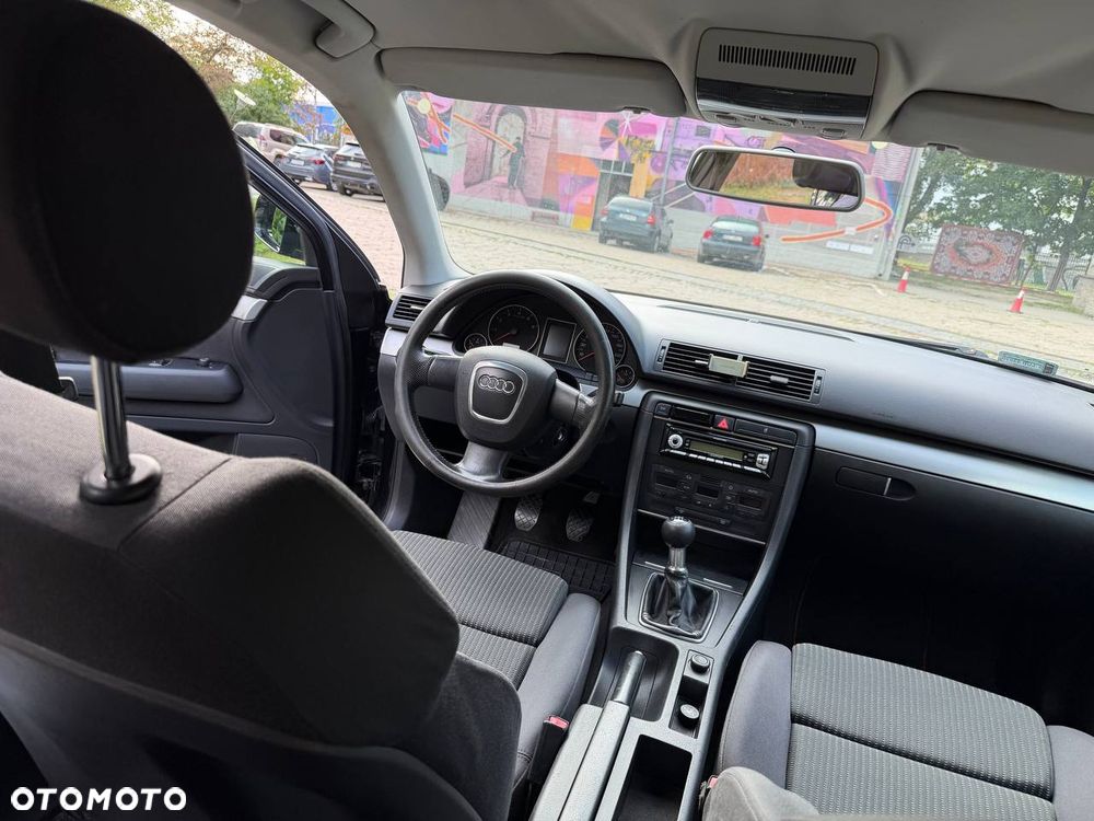 Audi A4 Limousine - 12
