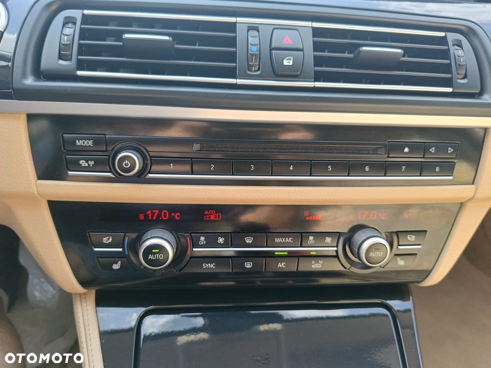 BMW Seria 5 520d Luxury Line - 13