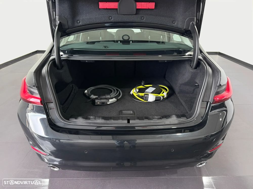 BMW 330 e Corporate Edition Auto - 8