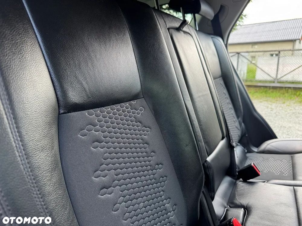 Land Rover Discovery Sport - 30