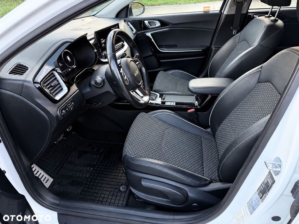 Kia Ceed 1.5 T-GDI Business Line DCT - 17