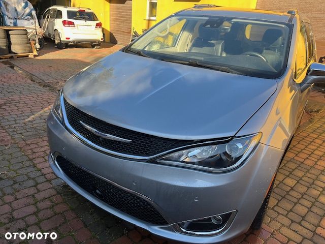 Chrysler Pacifica - 5
