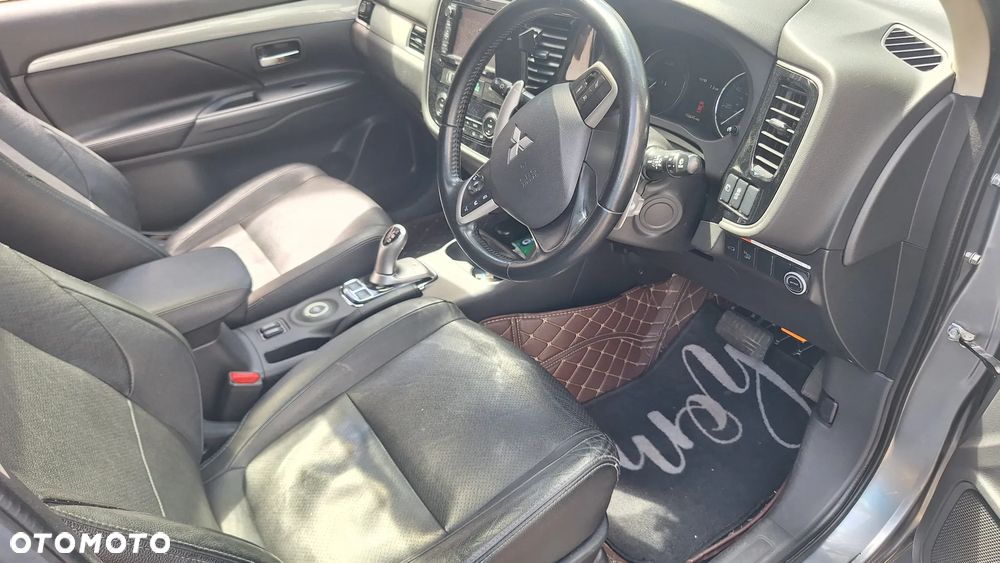 Mitsubishi Outlander - 9