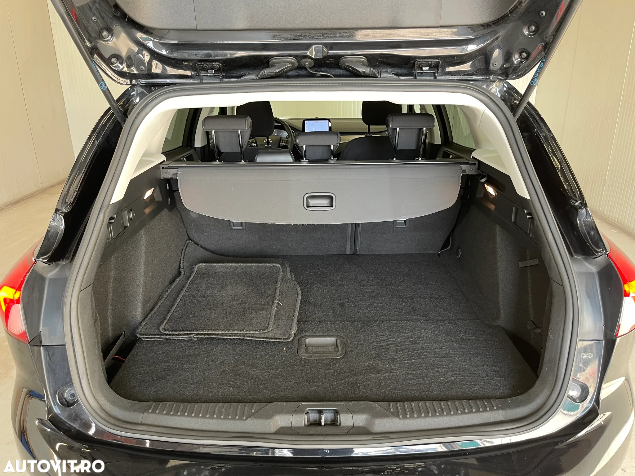 Ford Focus Turnier 2.0 EcoBlue Start-Stopp-System Aut. TITANIUM - 11