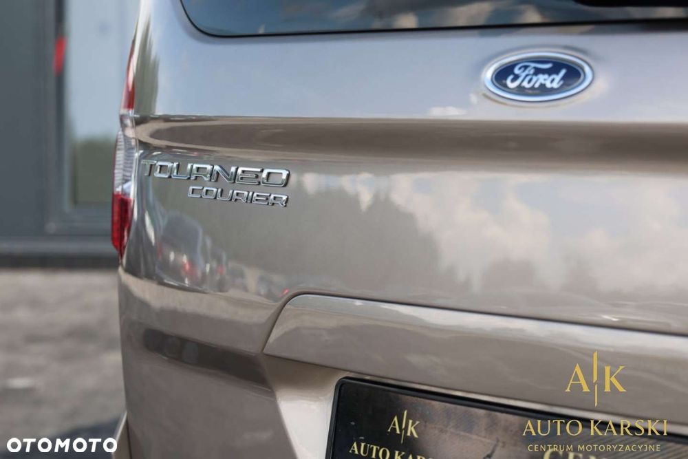 Ford Tourneo Courier - 13
