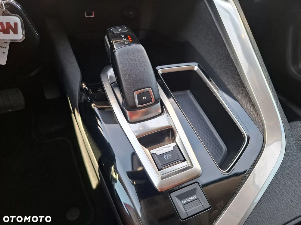 Peugeot 5008 BlueHDi 130 EAT8 Active - 25