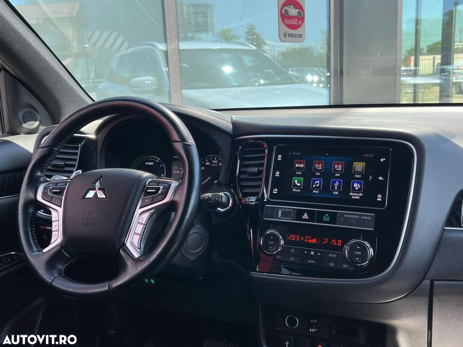 Mitsubishi Outlander - 10