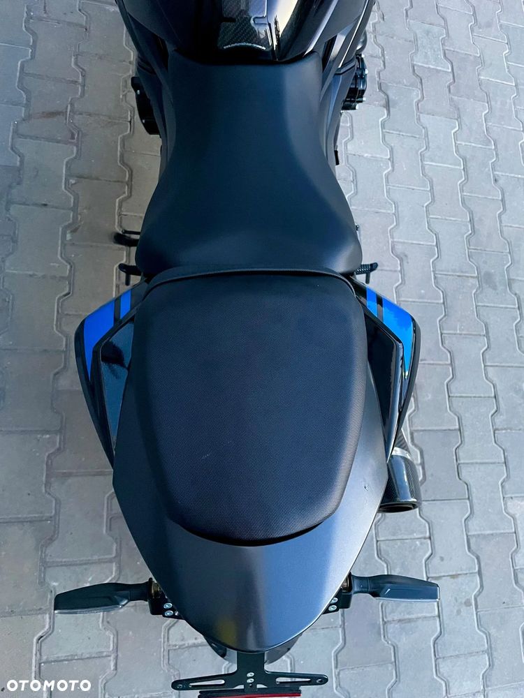 Suzuki GSX - 20