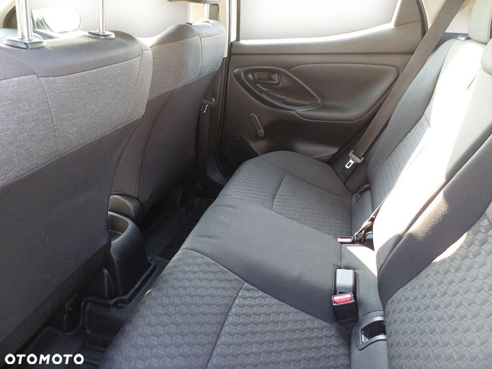 Toyota Yaris - 12