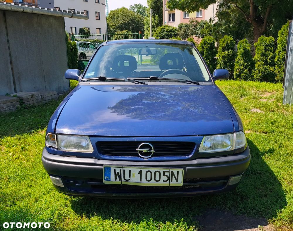 Opel Astra 1.6 - 4