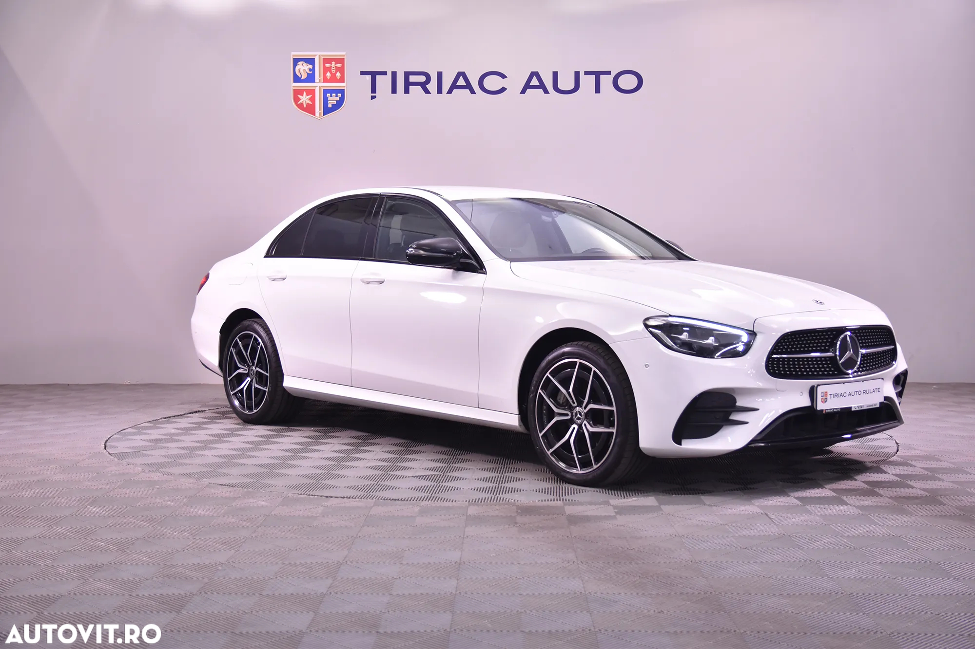 Mercedes-Benz E 300 4Matic 9G-TRONIC AMG Line - 7