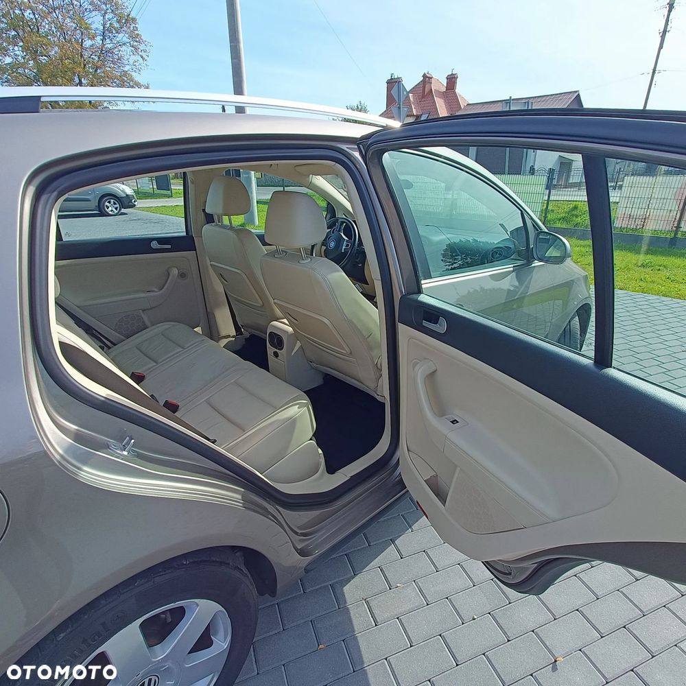 Volkswagen Golf - 19