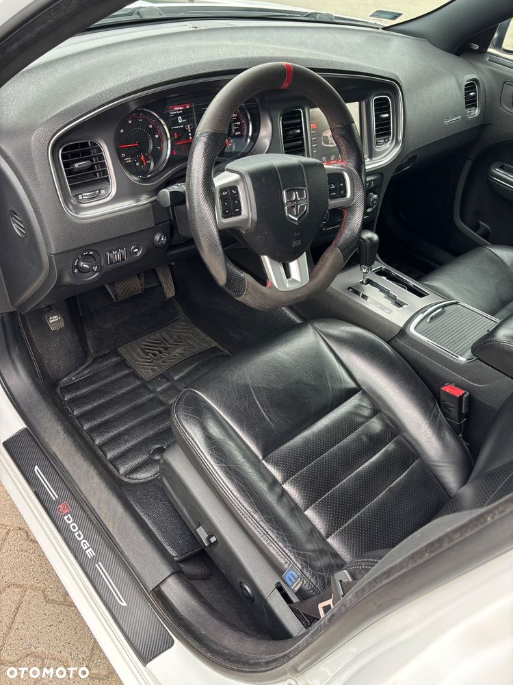 Dodge Charger 5.7 V8 RT - 19