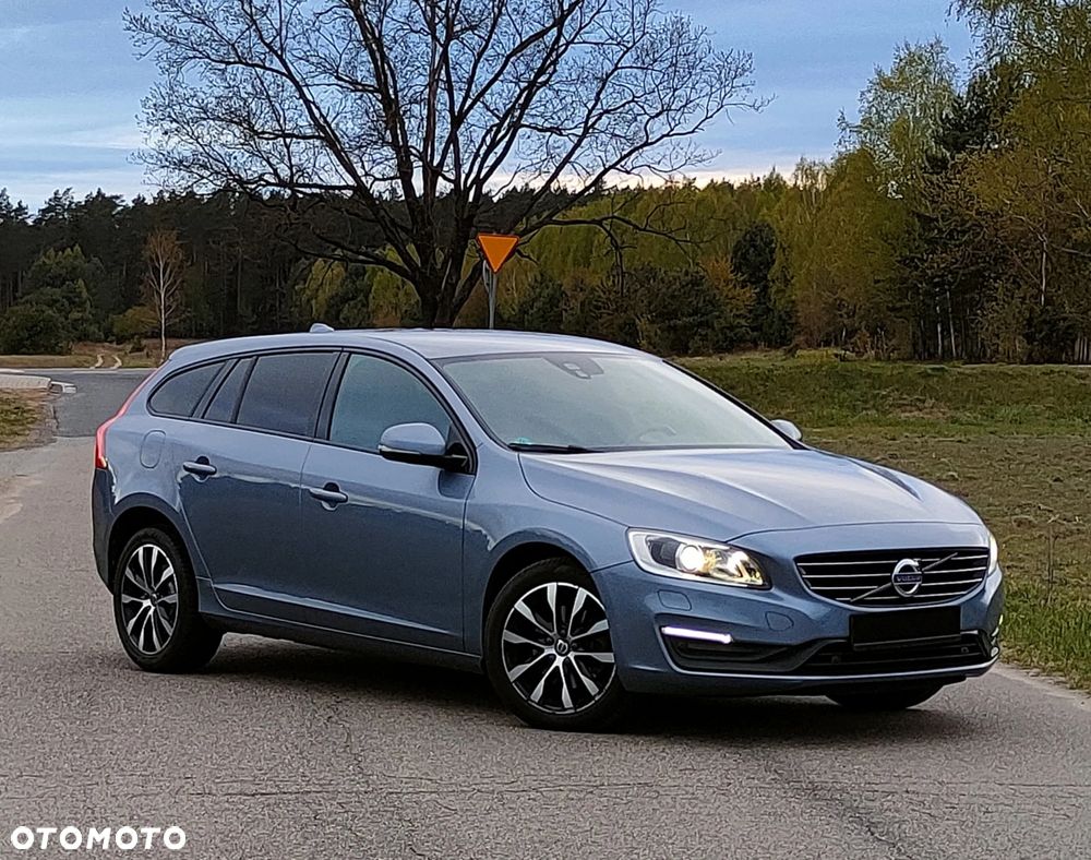 Volvo V60 D4 Geartronic Summum - 16