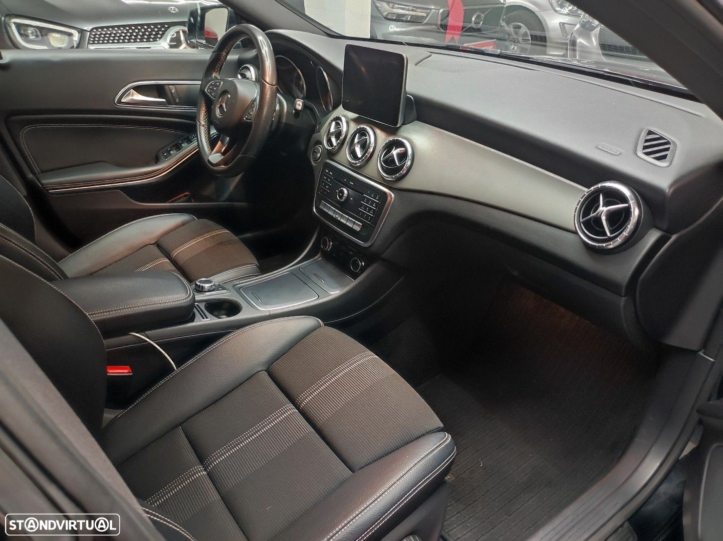 Mercedes-Benz CLA 180 - 11