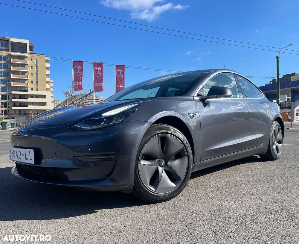 Tesla Model 3 - 12