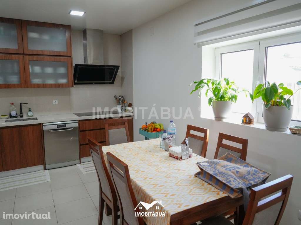 Casa privada com 4 quartos, piscina, pátios e acomodações versáteis. - Grande imagem: 5/41