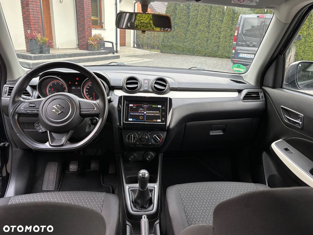 Suzuki Swift 1.2 Premium Plus - 26