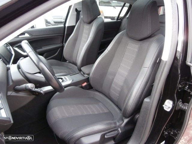 Peugeot 308 BlueHDi 130 Black Edition - 11