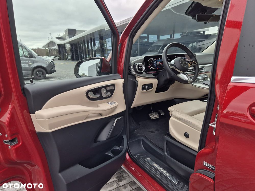 Mercedes-Benz Klasa V - 9