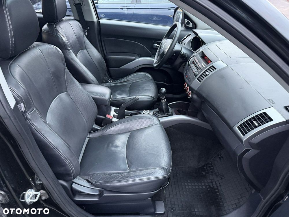 Mitsubishi Outlander 2.0 DID Intense - 19