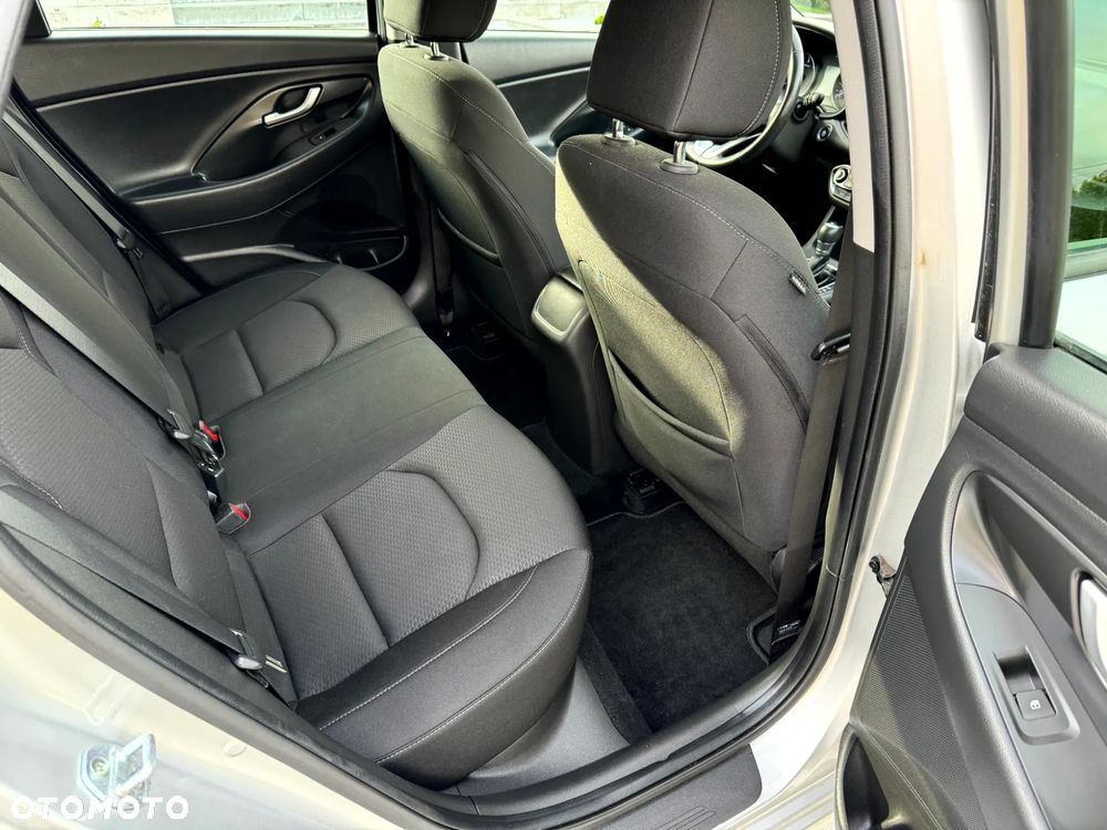 Hyundai i30 1.6 CRDI DCT YES - 11