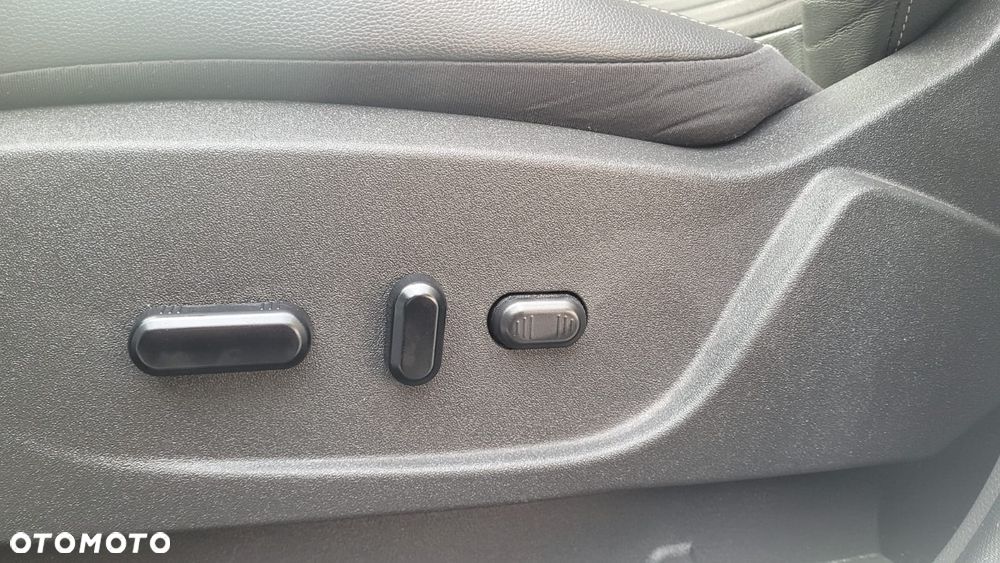 Ford Kuga 2.0 TDCi 4x4 Titanium - 19