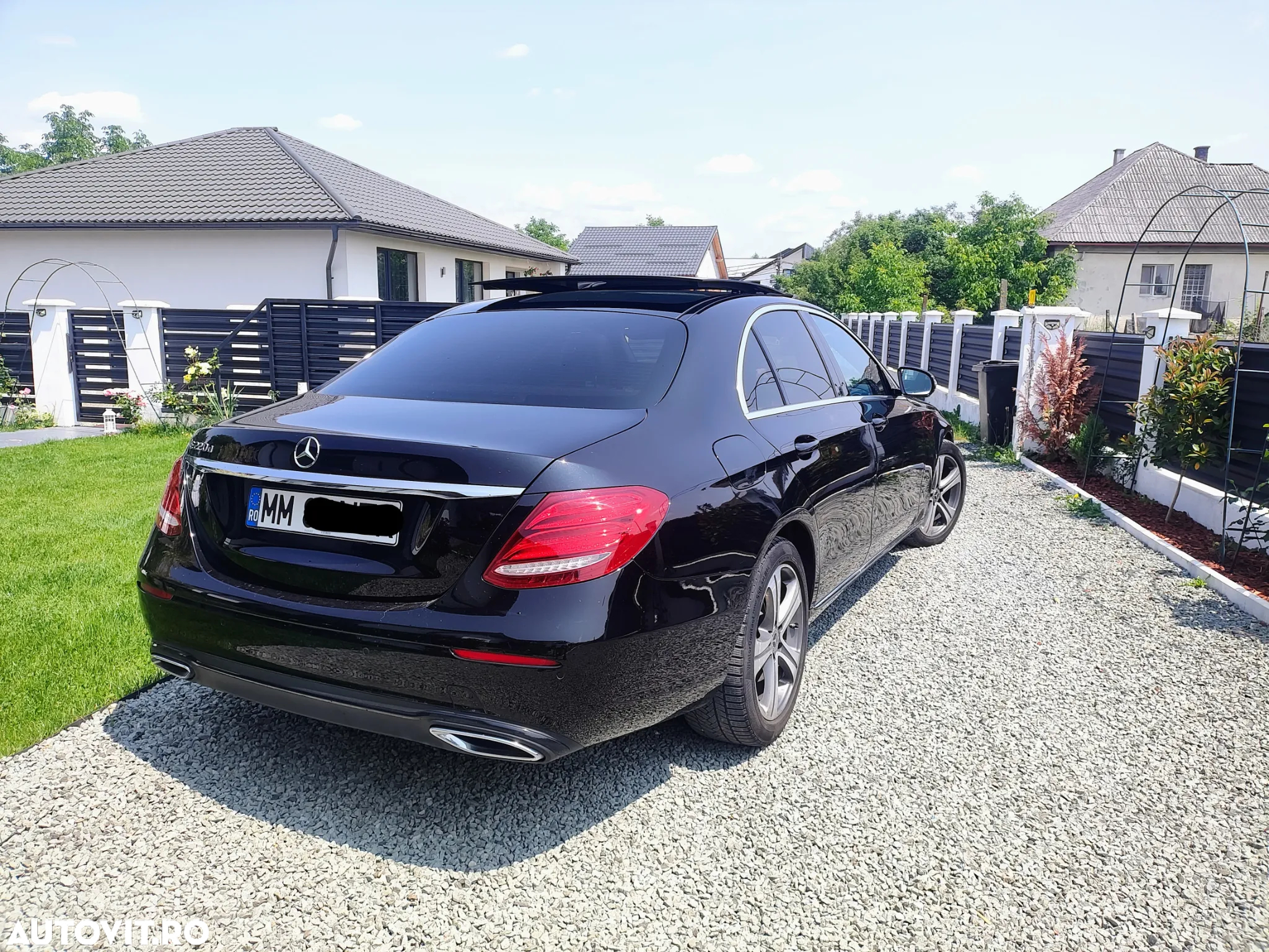 Mercedes-Benz E 220 d T 9G-TRONIC Avantgarde - 5