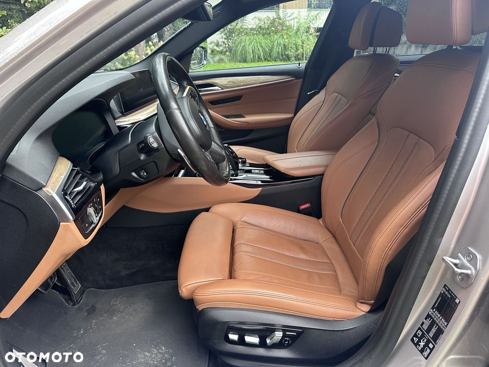 BMW Seria 5 M550d xDrive - 11