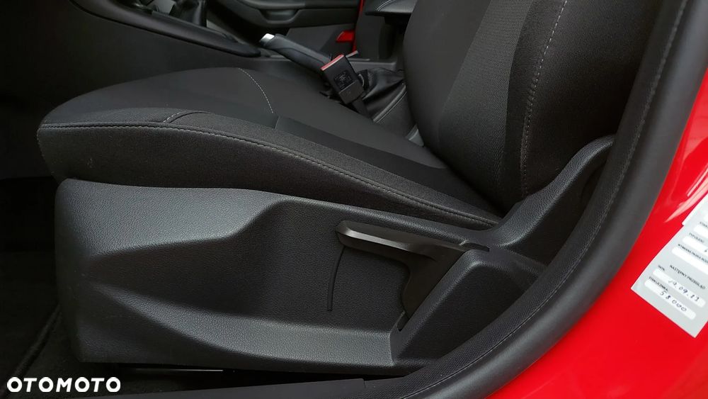 Ford Focus 1.6 Trend - 19