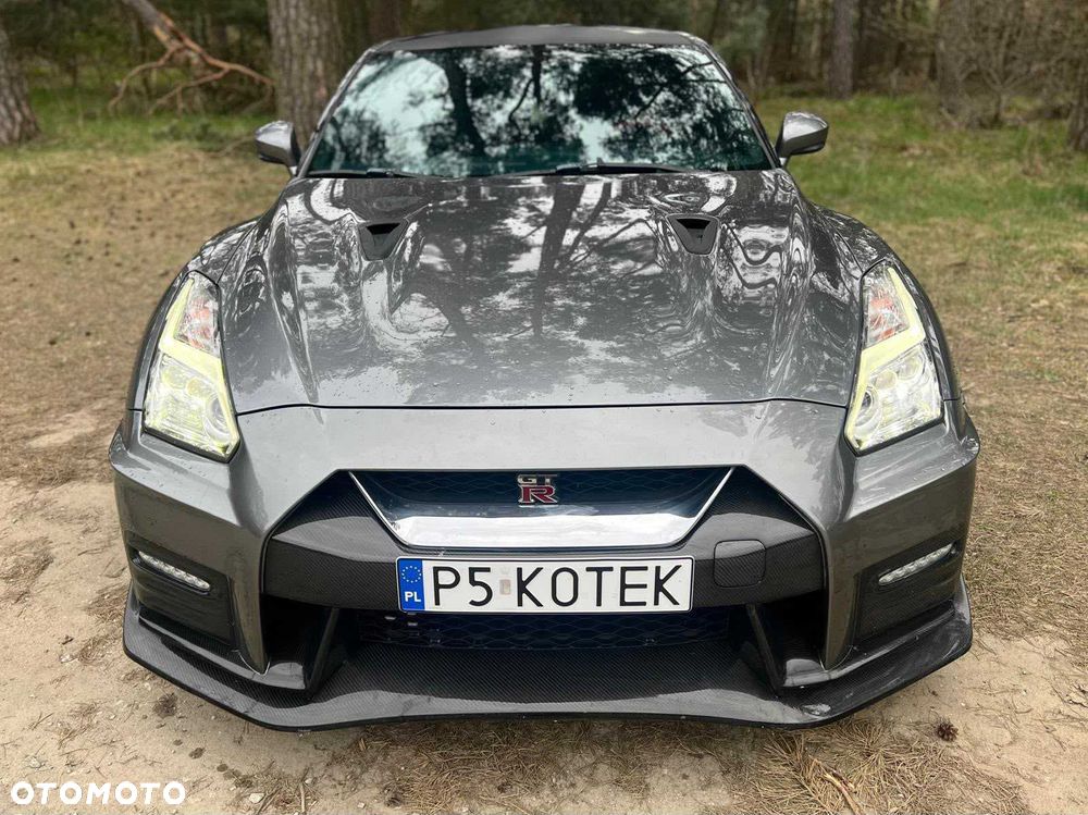 Nissan GT-R - 4