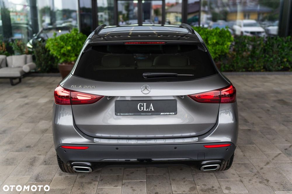 Mercedes-Benz GLA - 5