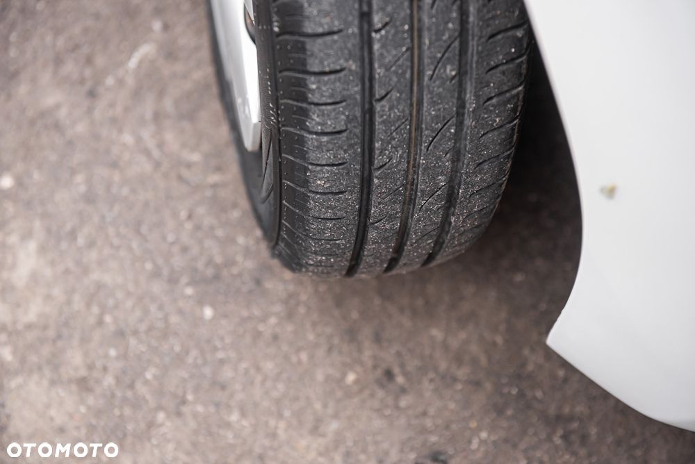 Toyota Aygo x-play Eco - 24