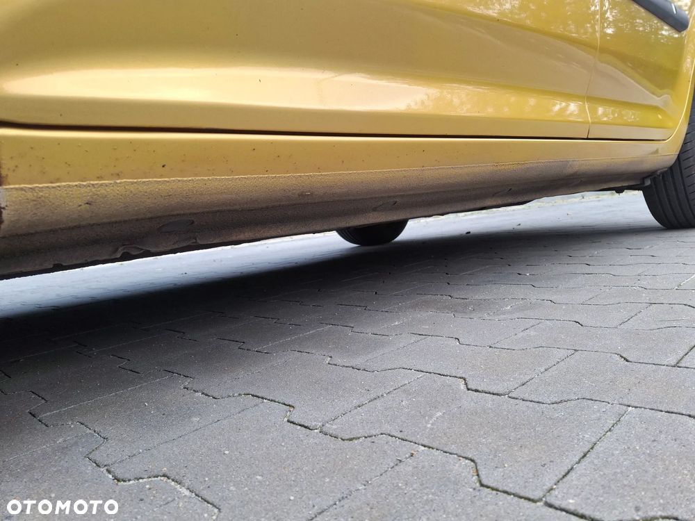 Kia Ceed - 12