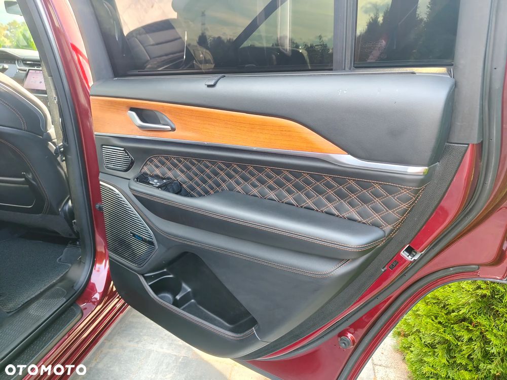 Jeep Grand Cherokee - 13