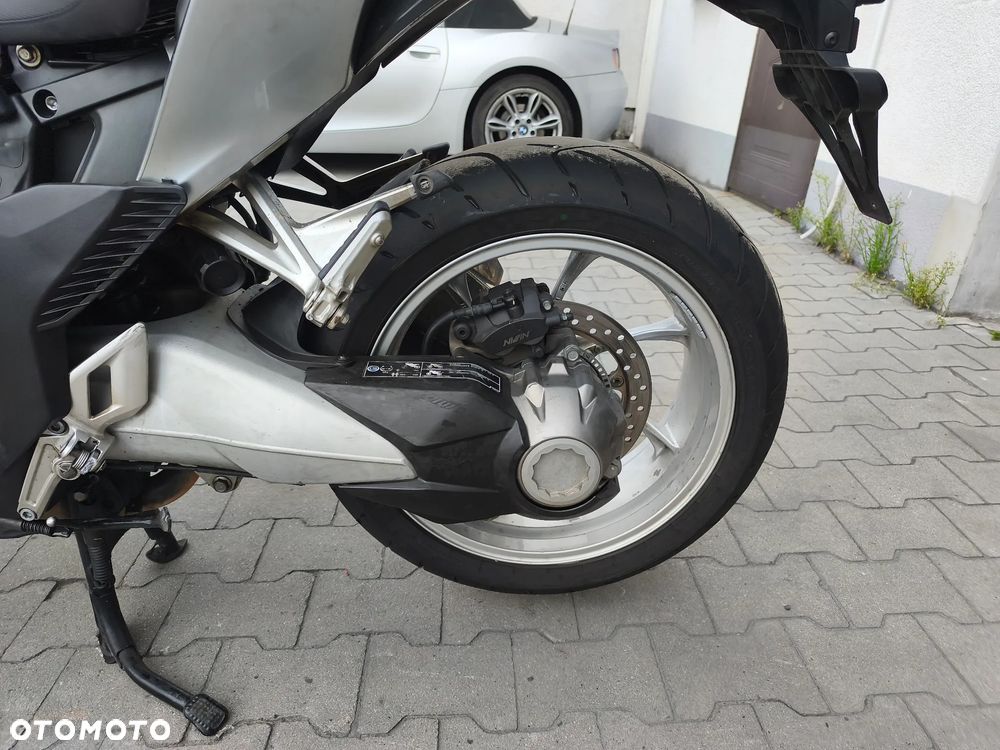 Honda VFR - 14