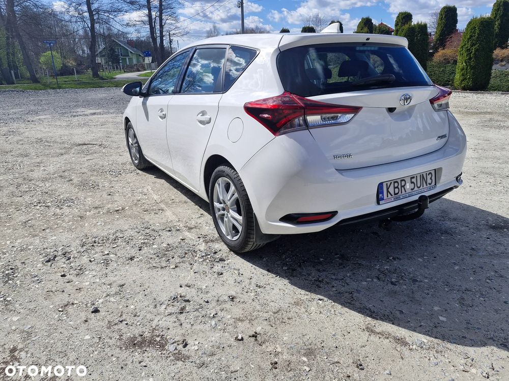 Toyota Auris 1.4 D-4D Active - 11